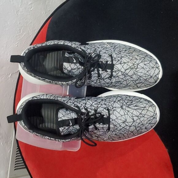 Nike Roshe Run GPX Geometric in Black & Silver Size 11 - Picture 4 of 11